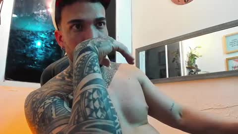 Snapshot of angellatino0 chatting on January 21, 4:21 am angellatino0 online show from January 21, 4:21 am