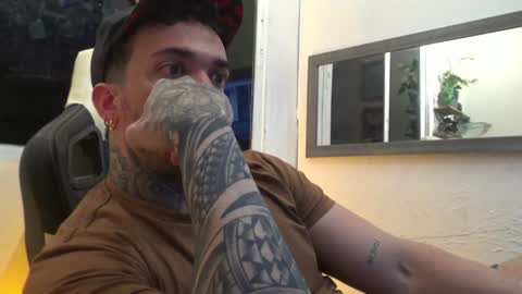 Snapshot of angellatino0 chatting on January 27, 8:40 am angellatino0 online show from January 27, 8:40 am