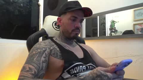 Snapshot of angellatino0 chatting on January 28, 7:22 am angellatino0 online show from January 28, 7:22 am