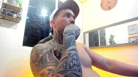 Snapshot of angellatino0 chatting on February 2, 9:51 am angellatino0 online show from February 2, 9:51 am