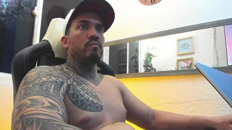 Snapshot of angellatino0 chatting on February 5, 9:36 am angellatino0 online show from February 5, 9:36 am