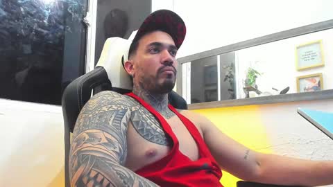 Snapshot of angellatino0 chatting on February 6, 7:02 am angellatino0 online show from February 6, 7:02 am