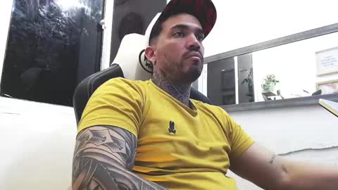 Snapshot of angellatino0 chatting on February 16, 5:59 am angellatino0 online show from February 16, 5:59 am