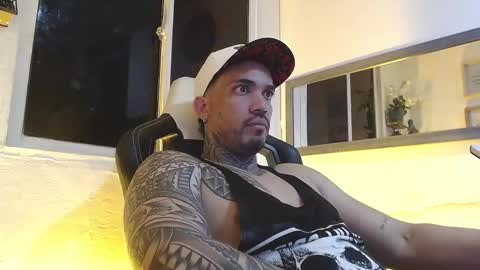 Snapshot of angellatino0 chatting on February 22, 7:34 am angellatino0 online show from February 22, 7:34 am