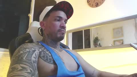 Snapshot of angellatino0 chatting on February 25, 5:19 am angellatino0 online show from February 25, 5:19 am