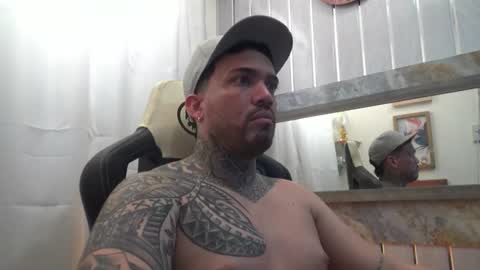 Snapshot of angellatino0 chatting on October 12, 4:00 am angellatino0 online show from October 12, 4:00 am