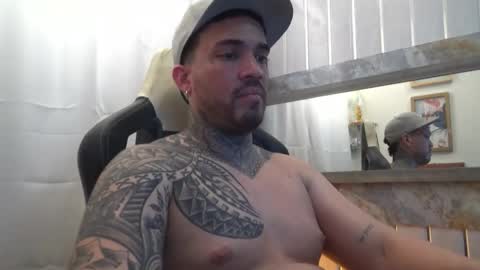 Snapshot of angellatino0 chatting on October 14, 3:29 am angellatino0 online show from October 14, 3:29 am