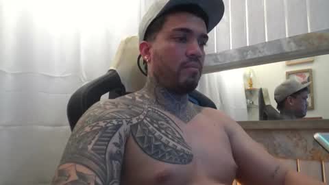 Snapshot of angellatino0 chatting on October 27, 3:54 am angellatino0 online show from October 27, 3:54 am