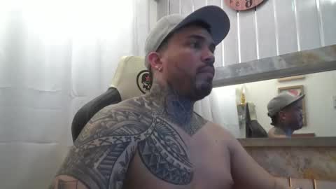 Snapshot of angellatino0 chatting on November 4, 3:27 am angellatino0 online show from November 4, 3:27 am