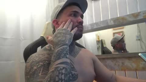 Snapshot of angellatino0 chatting on December 1, 3:55 am angellatino0 online show from December 1, 3:55 am