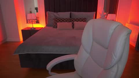 Snapshot of angellblush chatting on February 18, 8:32 am AngelBlush online show from February 18, 8:32 am