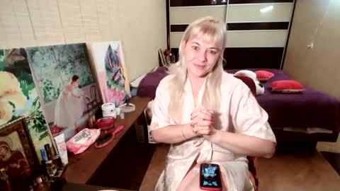 angelleah online show from October 12, 6:34 am