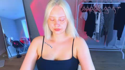 Cutie online show from July 16, 11:27 am