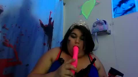 Snapshot of angellove417316 chatting on December 5, 9:39 am angellove417316 online show from December 5, 9:39 am