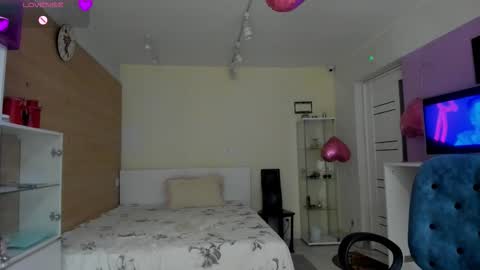 Angelli online show from March 29, 3:34 pm