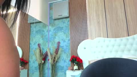 angellys online show from April 14, 9:04 am