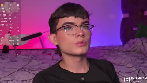 Angelo I work from home this is my room  online show from October 17, 7:33 am