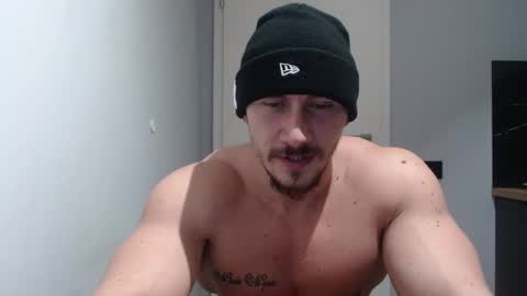  ------- SEX SHOW WITH GUYS AND GIRLS  MUSCLE SHOW online show from January 15, 7:55 pm