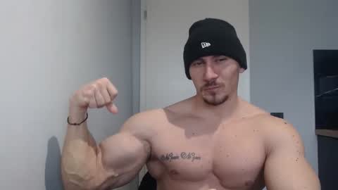  ------- SEX SHOW WITH GUYS AND GIRLS  MUSCLE SHOW online show from February 16, 12:21 pm