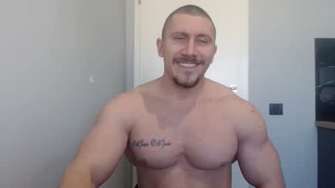  ------- SEX SHOW WITH GUYS AND GIRLS  MUSCLE SHOW online show from February 24, 11:21 am