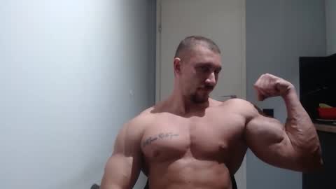  ------- SEX SHOW WITH GUYS AND GIRLS  MUSCLE SHOW online show from November 14, 3:00 pm