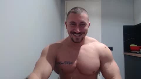  ------- SEX SHOW WITH GUYS AND GIRLS  MUSCLE SHOW online show from November 28, 9:45 am