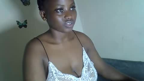 Snapshot of angelofsweetness chatting on December 16, 8:03 pm angelofsweetness online show from December 16, 8:03 pm