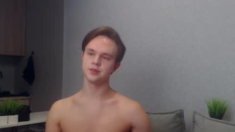 Snapshot of angelraaay chatting on February 1, 10:36 am Angel online show from February 1, 10:36 am