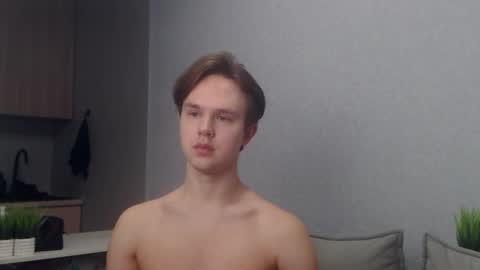 Snapshot of angelraaay chatting on February 6, 9:23 am Angel online show from February 6, 9:23 am