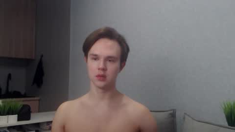 Snapshot of angelraaay chatting on February 17, 10:01 am Angel online show from February 17, 10:01 am