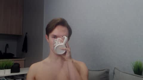 Snapshot of angelraaay chatting on February 19, 12:34 pm Angel online show from February 19, 12:34 pm