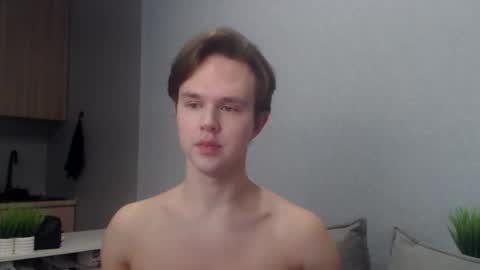 Snapshot of angelraaay chatting on February 21, 10:49 am Angel online show from February 21, 10:49 am