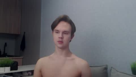 Snapshot of angelraaay chatting on February 22, 9:52 am Angel online show from February 22, 9:52 am