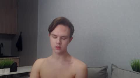 Snapshot of angelraaay chatting on February 26, 10:25 am Angel online show from February 26, 10:25 am