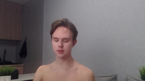 Snapshot of angelraaay chatting on March 2, 12:23 pm Angel online show from March 2, 12:23 pm