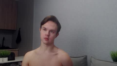 Snapshot of angelraaay chatting on March 8, 6:01 pm Angel online show from March 8, 6:01 pm