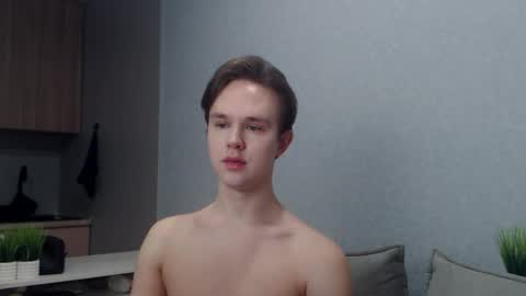 Snapshot of angelraaay chatting on March 14, 10:21 am Angel online show from March 14, 10:21 am