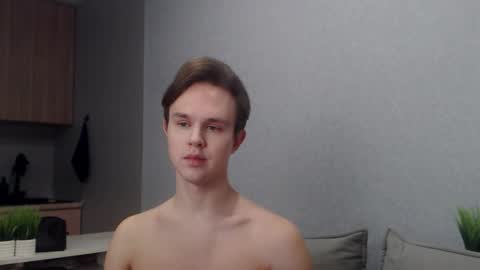 Snapshot of angelraaay chatting on March 15, 11:49 am Angel online show from March 15, 11:49 am