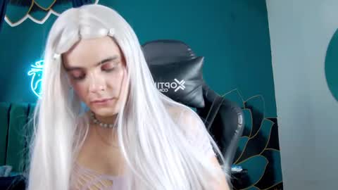 Snapshot of angelross_ chatting on September 23, 1:14 pm Tyler online show from September 23, 1:14 pm