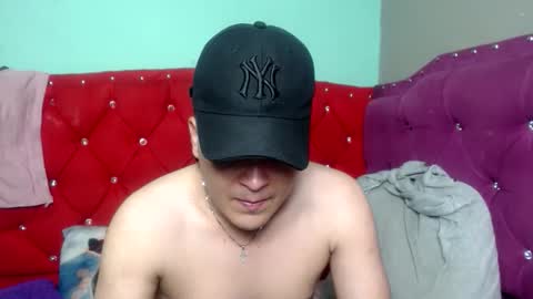 Snapshot of angels_0001 chatting on April 3, 3:26 am angels_0001 online show from April 3, 3:26 am
