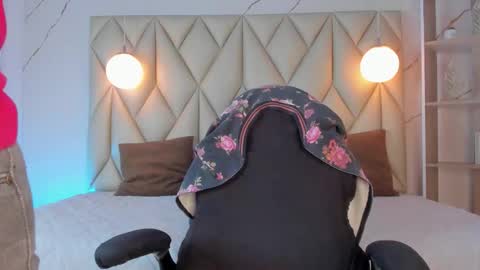 ANGIE online show from December 1, 1:27 pm