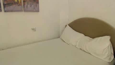 Snapshot of angeltan chatting on January 16, 9:41 pm lucyblue online show from January 16, 9:41 pm