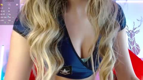 Snapshot of angely_18 chatting on February 11, 8:25 pm Angely online show from February 11, 8:25 pm