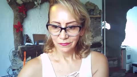 Snapshot of angelycute476334 chatting on October 24, 8:16 pm angelycute476334 online show from October 24, 8:16 pm