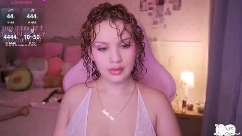 Snapshot of angelytaxx chatting on February 11, 7:02 am Angel online show from February 11, 7:02 am