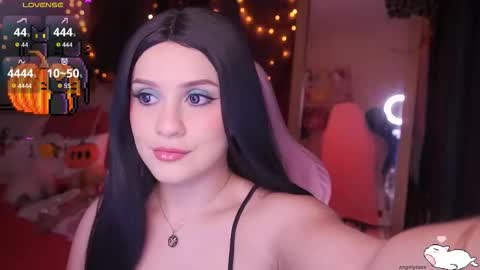 Snapshot of angelytaxx chatting on November 10, 1:48 am Angel online show from November 10, 1:48 am