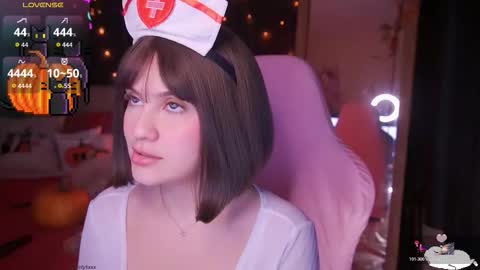 Snapshot of angelytaxx chatting on November 20, 7:41 am Angel online show from November 20, 7:41 am