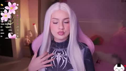 Snapshot of angelytaxx chatting on February 1, 4:11 am Angel online show from February 1, 4:11 am