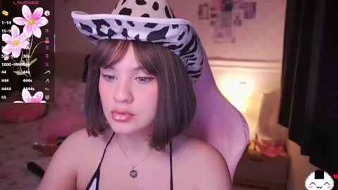 Snapshot of angelytaxx chatting on February 24, 6:44 am Angel online show from February 24, 6:44 am