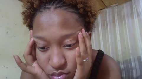 Snapshot of angevannessa chatting on October 8, 6:44 am ange online show from October 8, 6:44 am